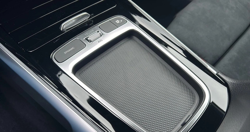 Mercedes-Benz GLB cena 242299 przebieg: 10000, rok produkcji 2023 z Czempiń małe 154